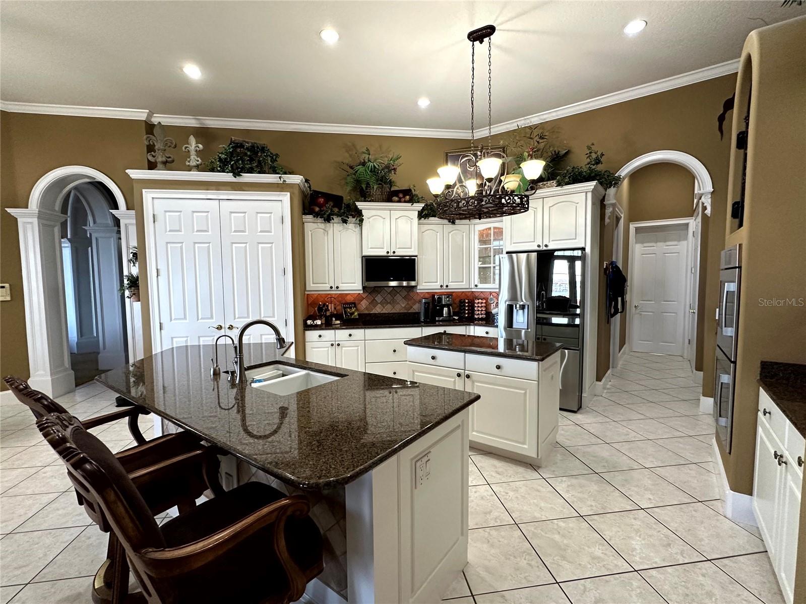 SUNSET POINTE - Residential