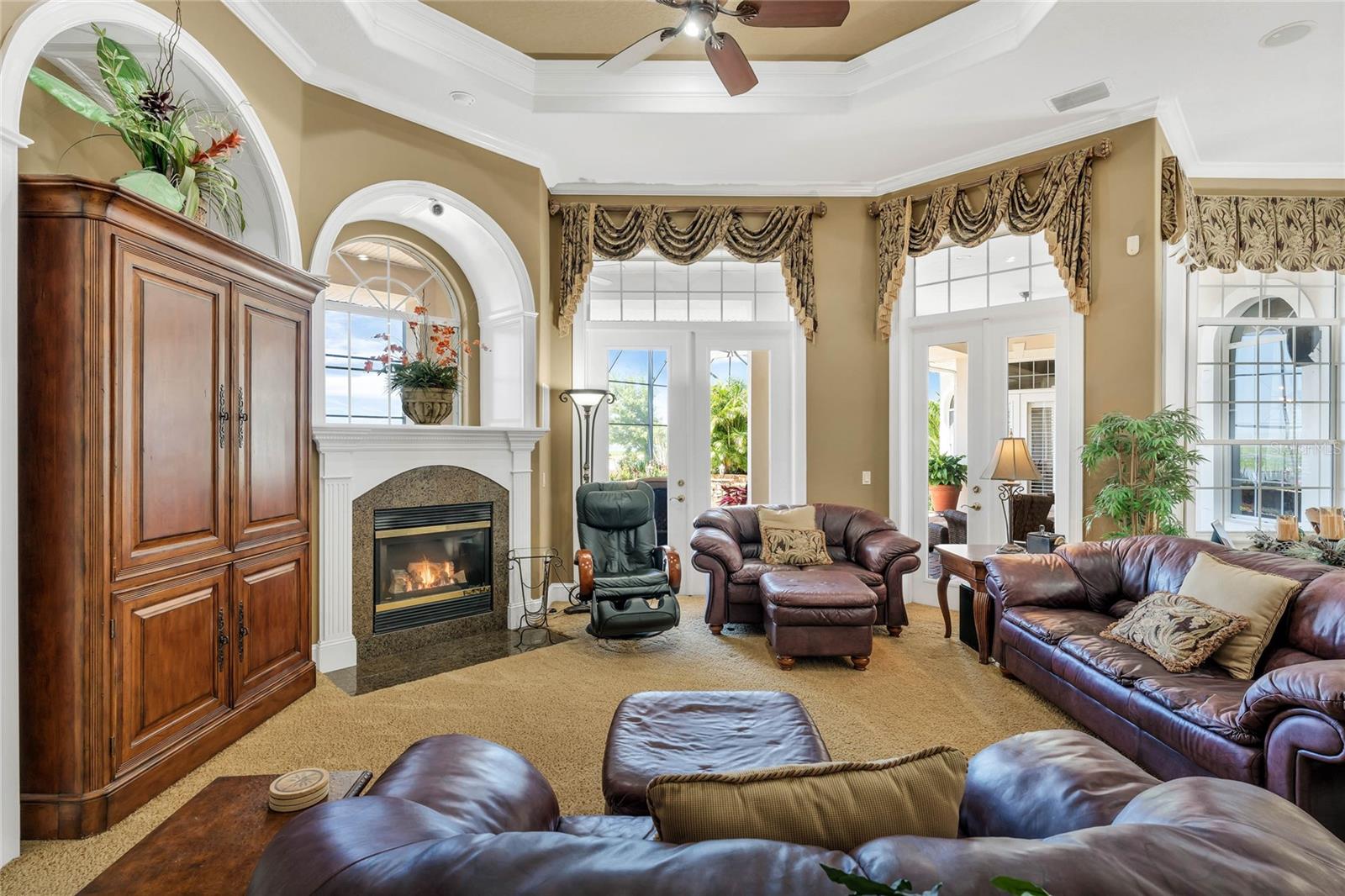 SUNSET POINTE - Residential