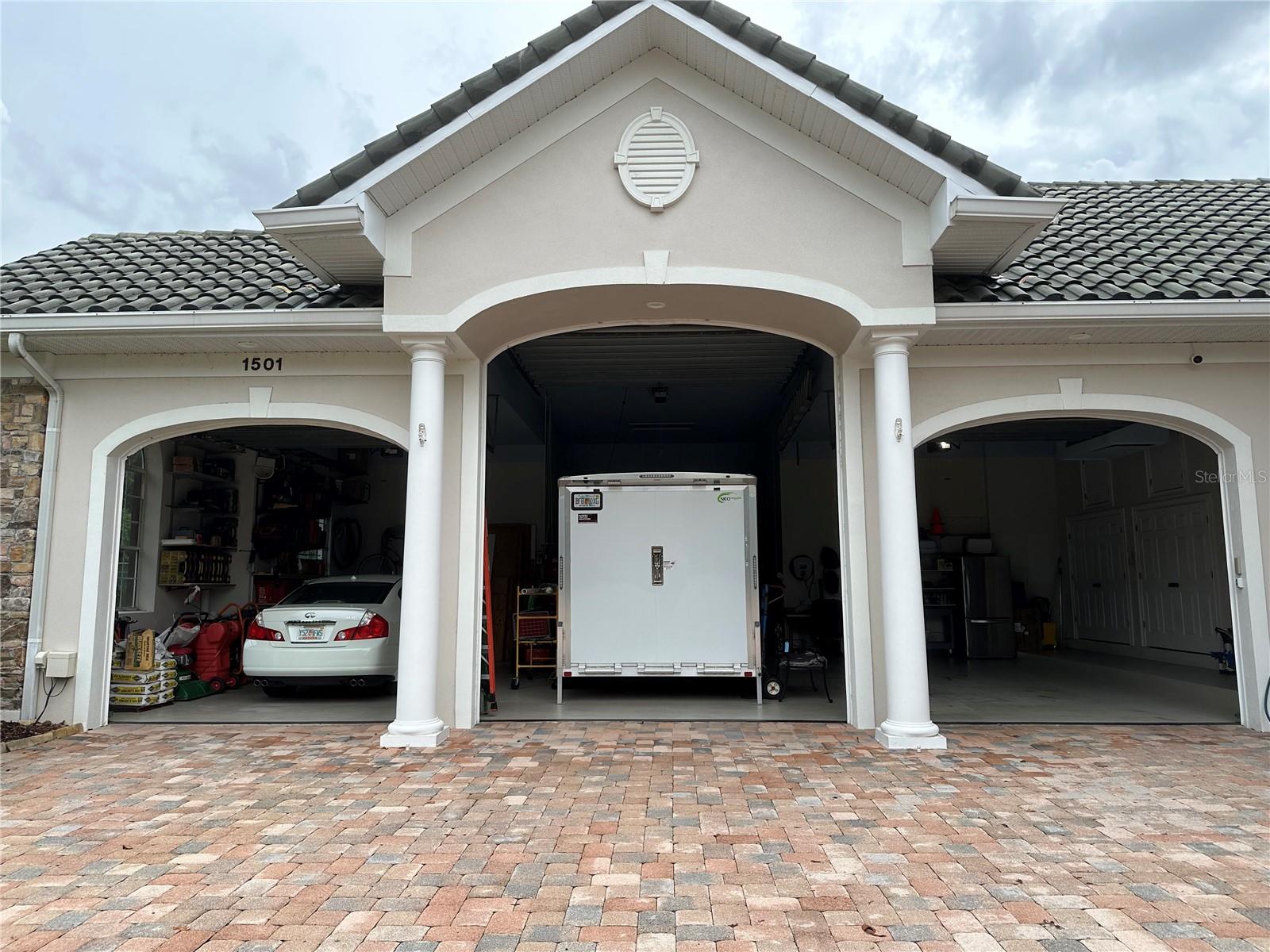 SUNSET POINTE - Residential