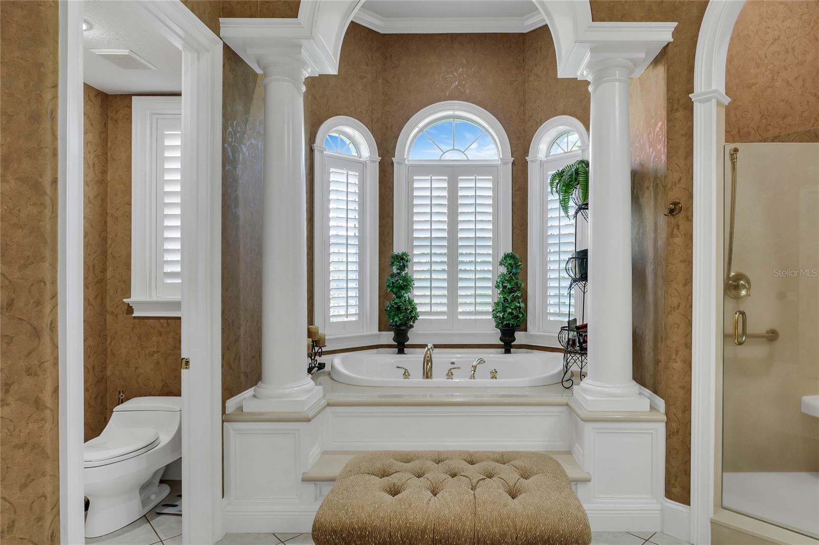 SUNSET POINTE - Residential