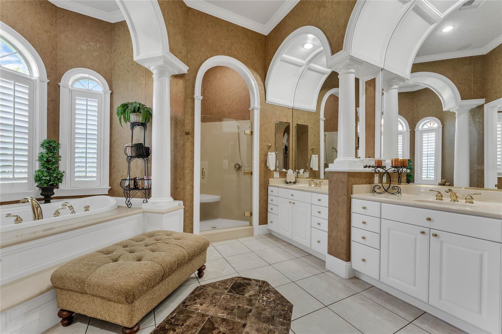 SUNSET POINTE - Residential