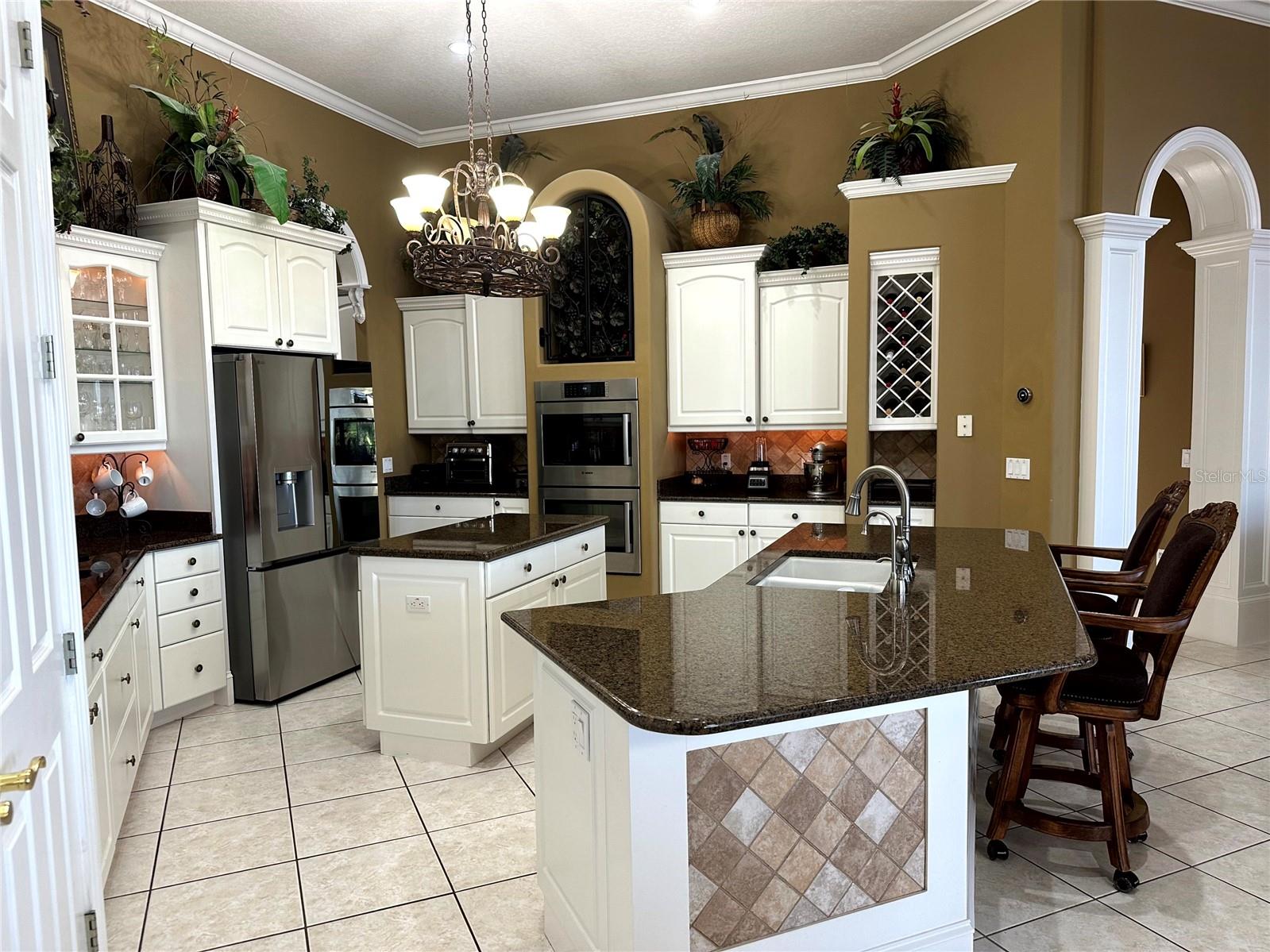 SUNSET POINTE - Residential