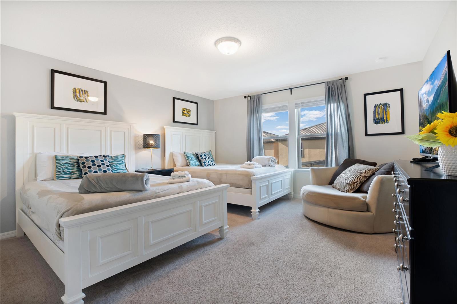 WINDSOR AT WESTSIDE - Residential