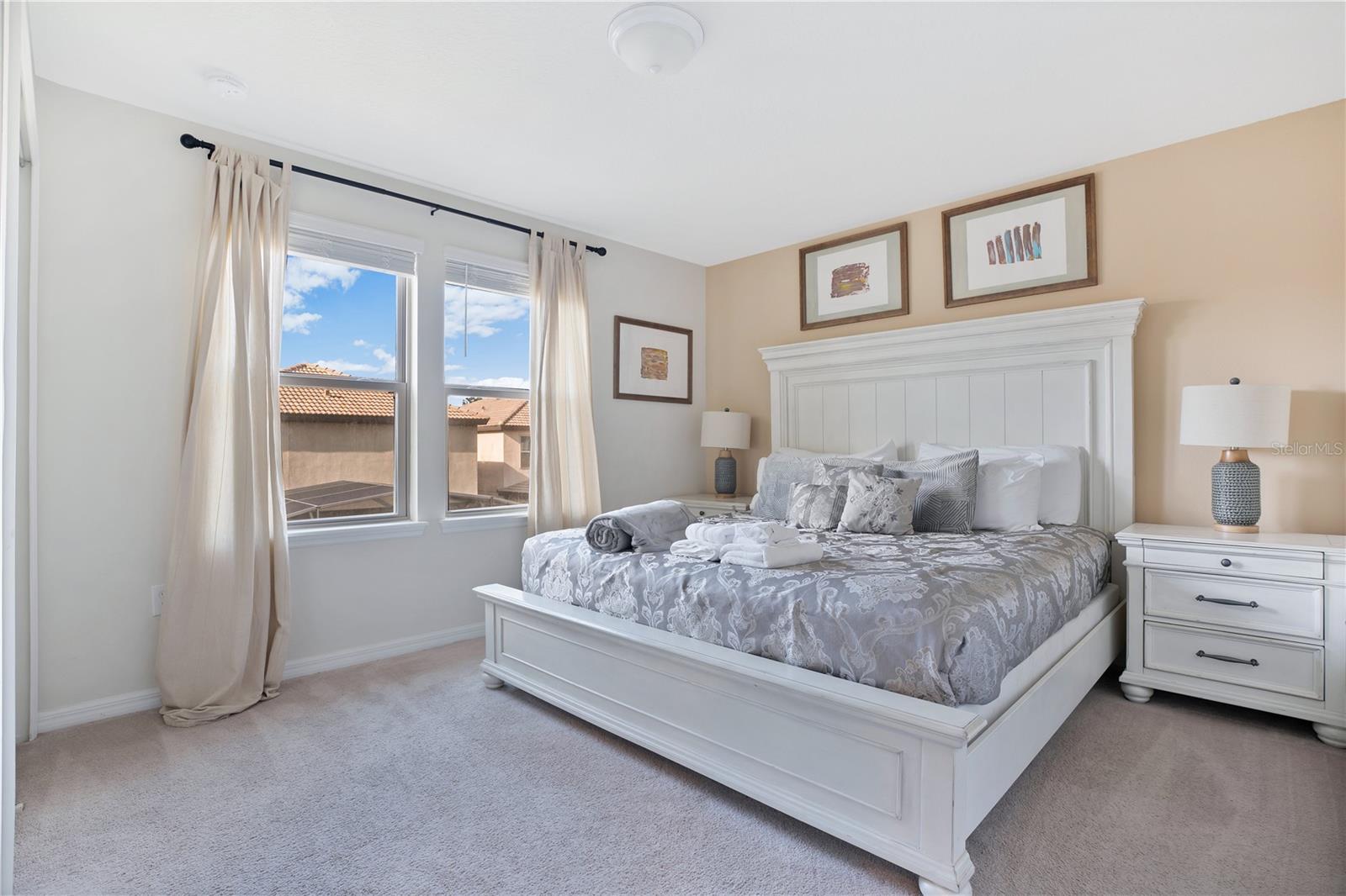 WINDSOR AT WESTSIDE - Residential