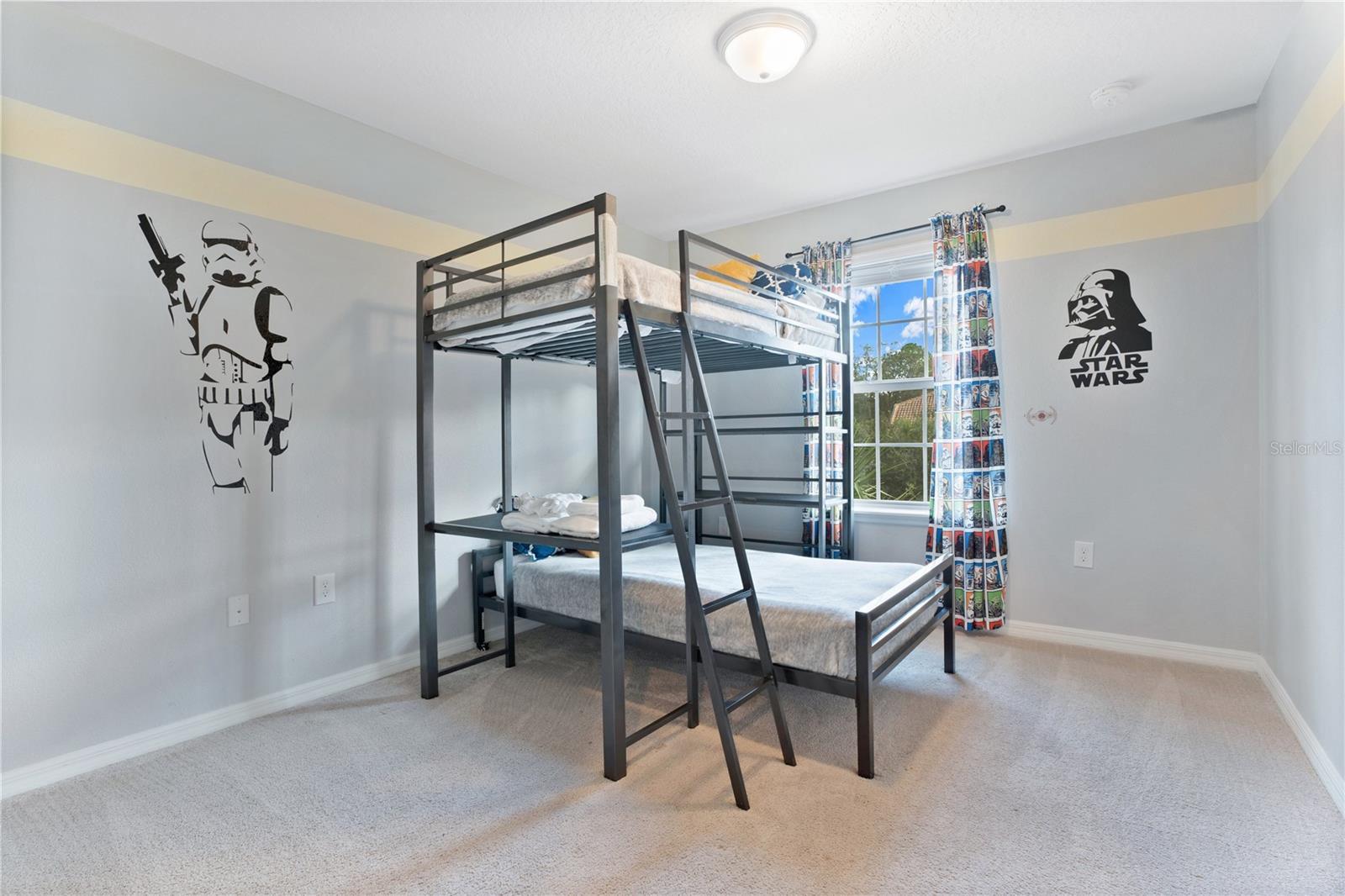WINDSOR AT WESTSIDE - Residential