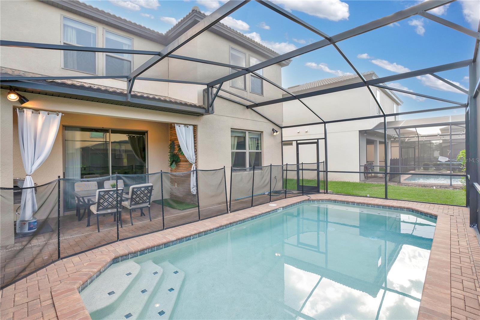 WINDSOR AT WESTSIDE - Residential