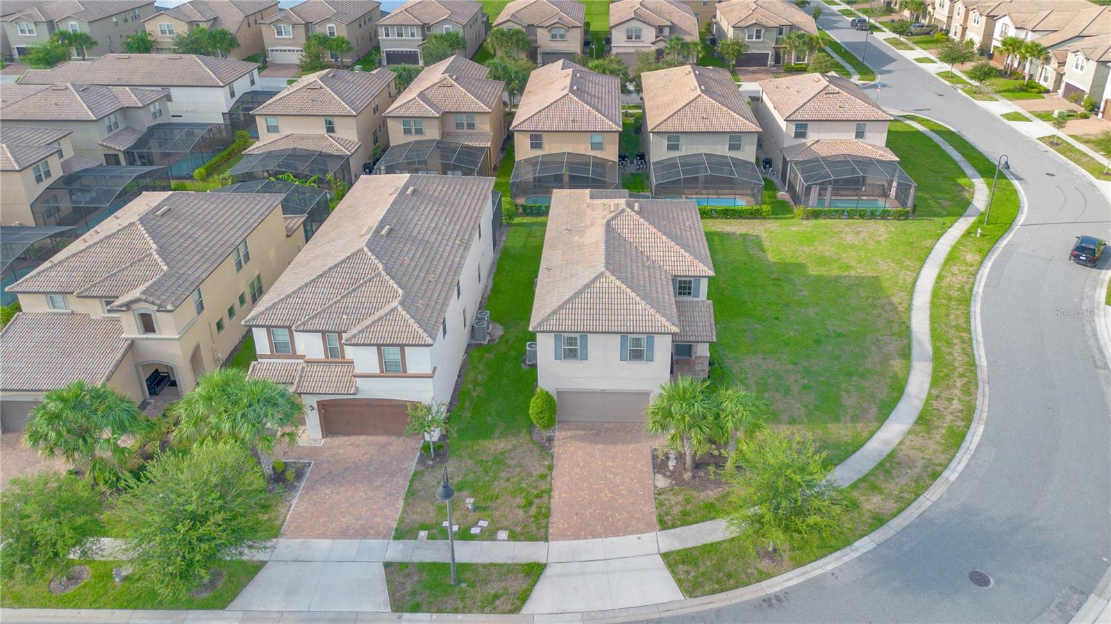 WINDSOR AT WESTSIDE - Residential
