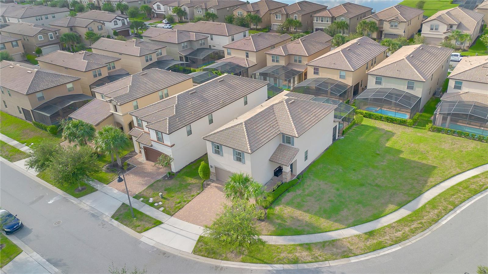 WINDSOR AT WESTSIDE - Residential