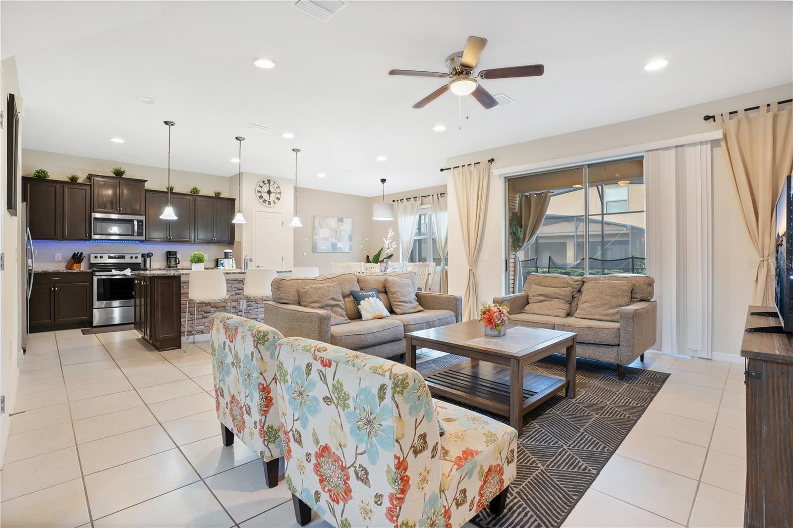 WINDSOR AT WESTSIDE - Residential