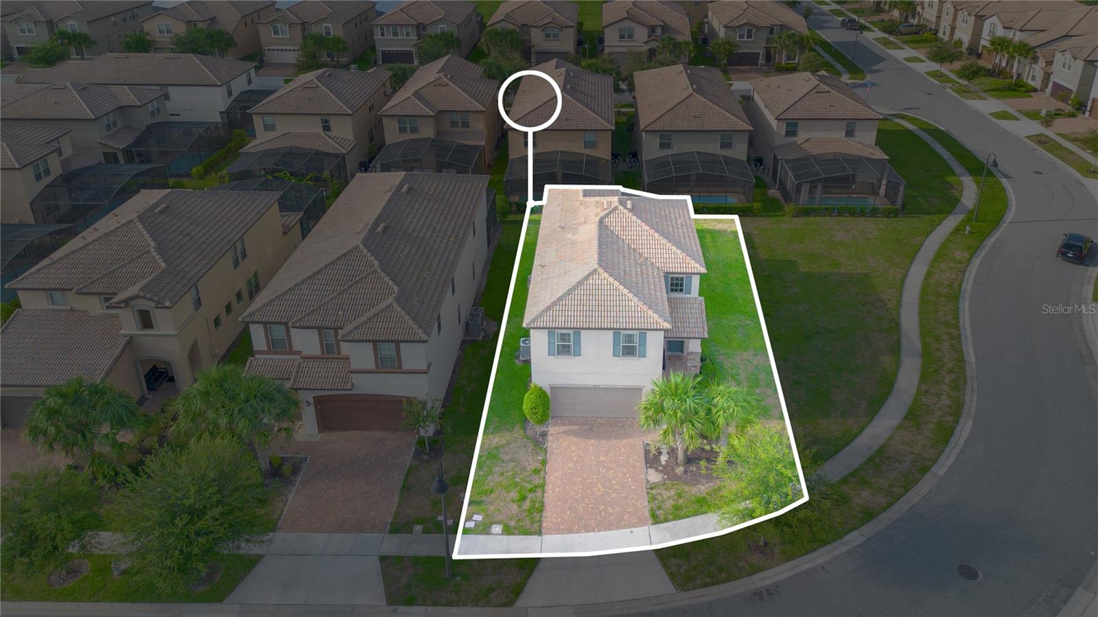 WINDSOR AT WESTSIDE - Residential