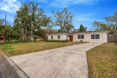 Photo of 1201 N Palm Drive, Plant City, FL 33563 (MLS # TB8479259)