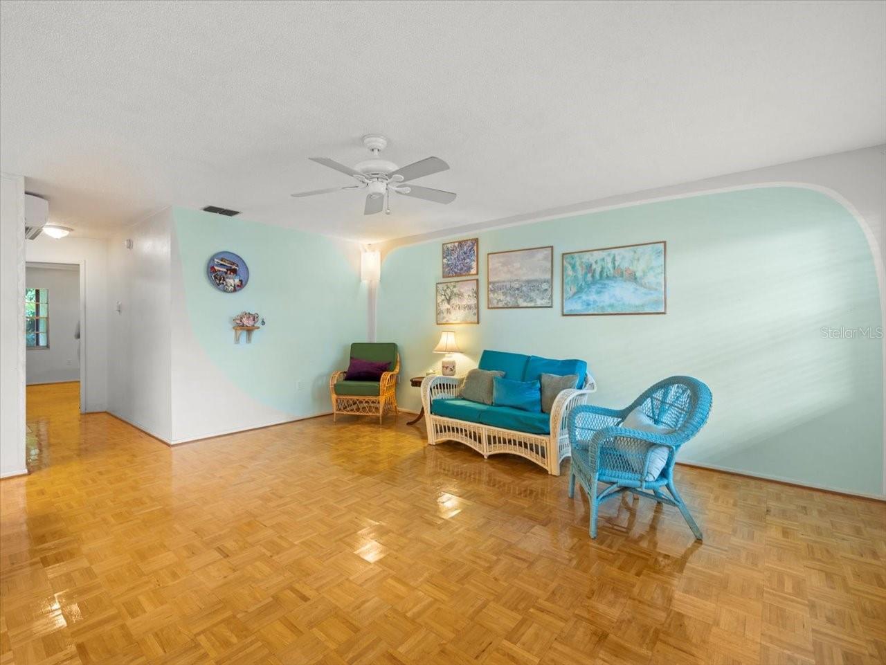 2357 WALTON CIRCLE M6