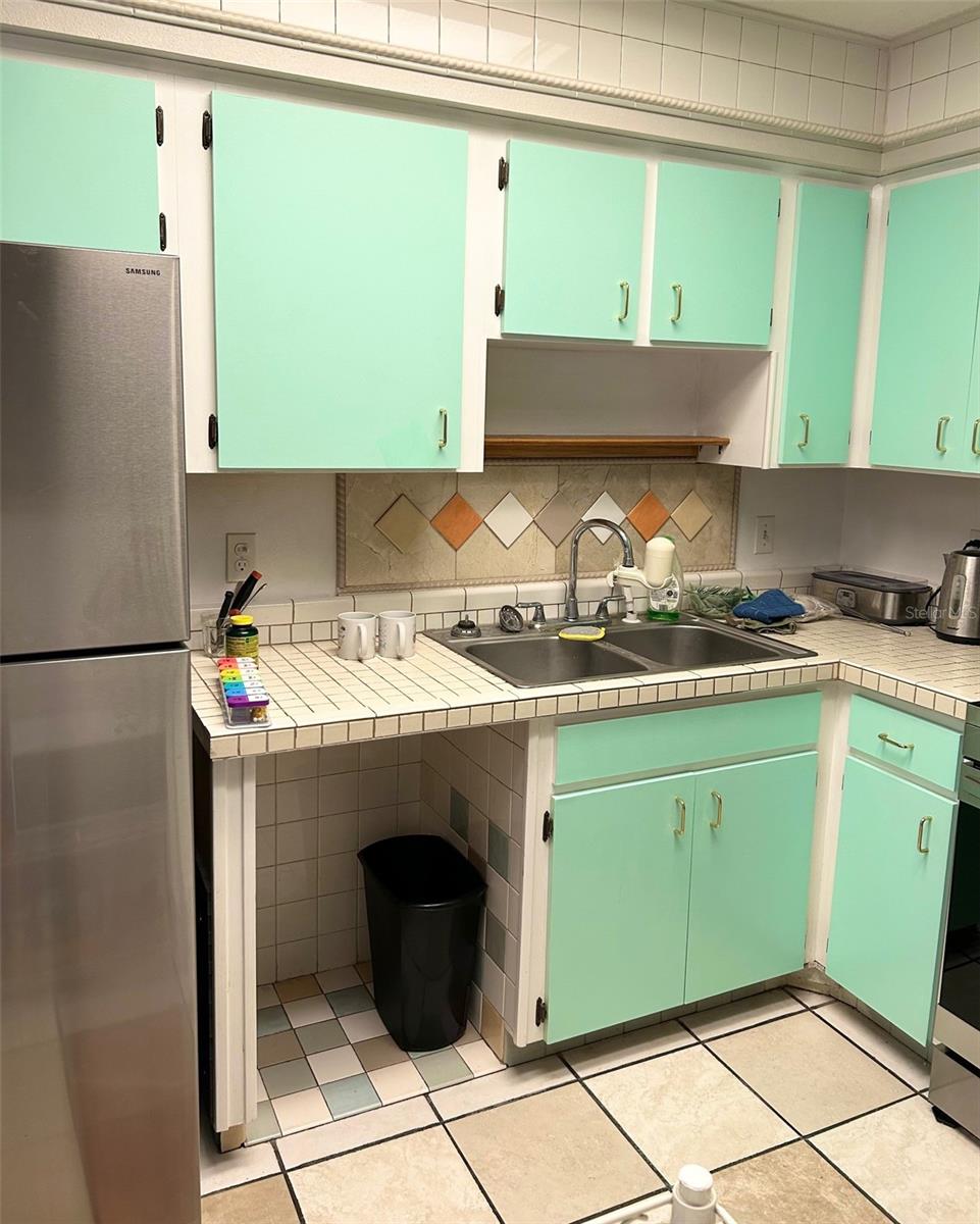 2357 WALTON CIRCLE M6