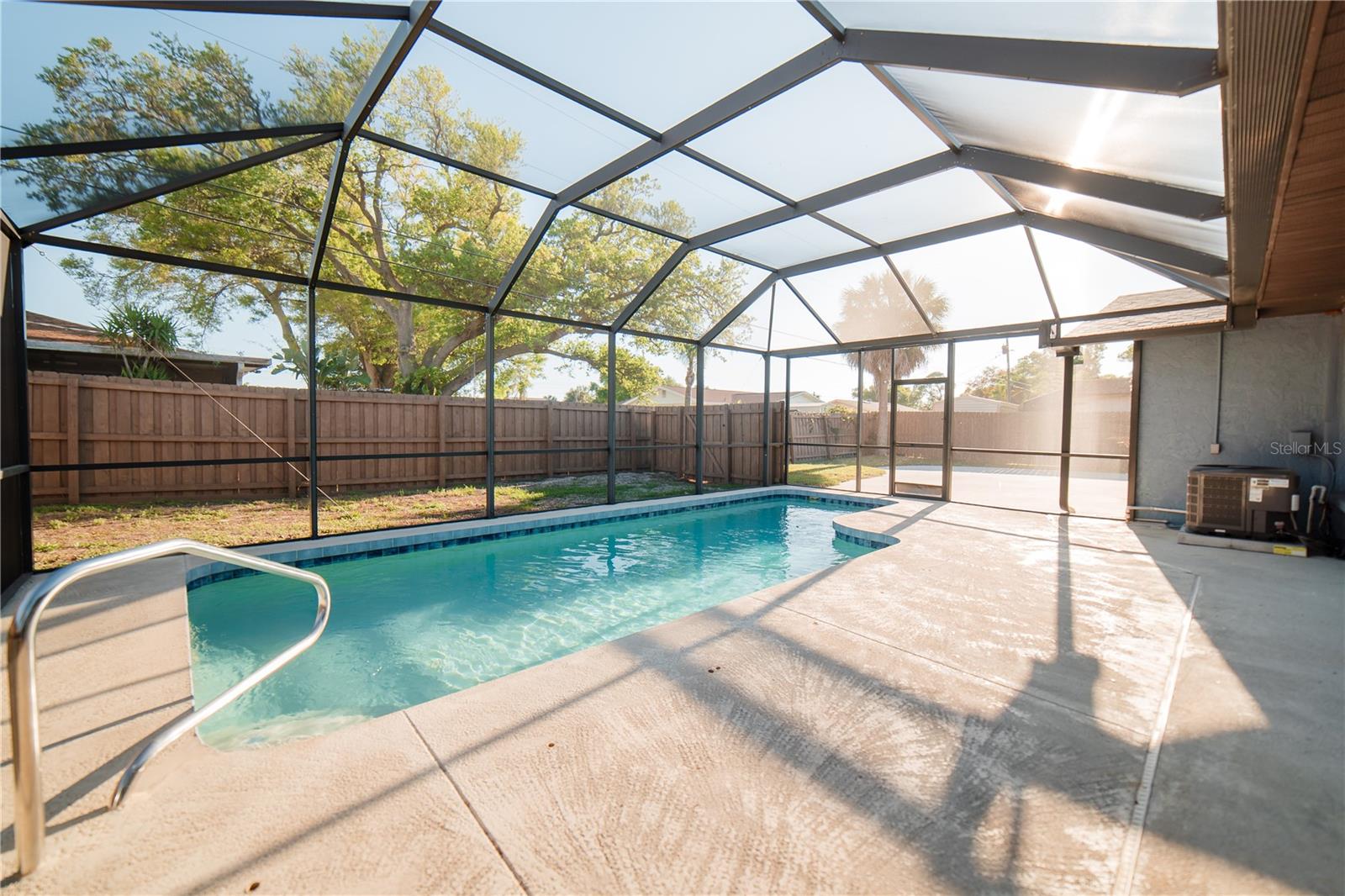 SOUTH VENICE - Residential