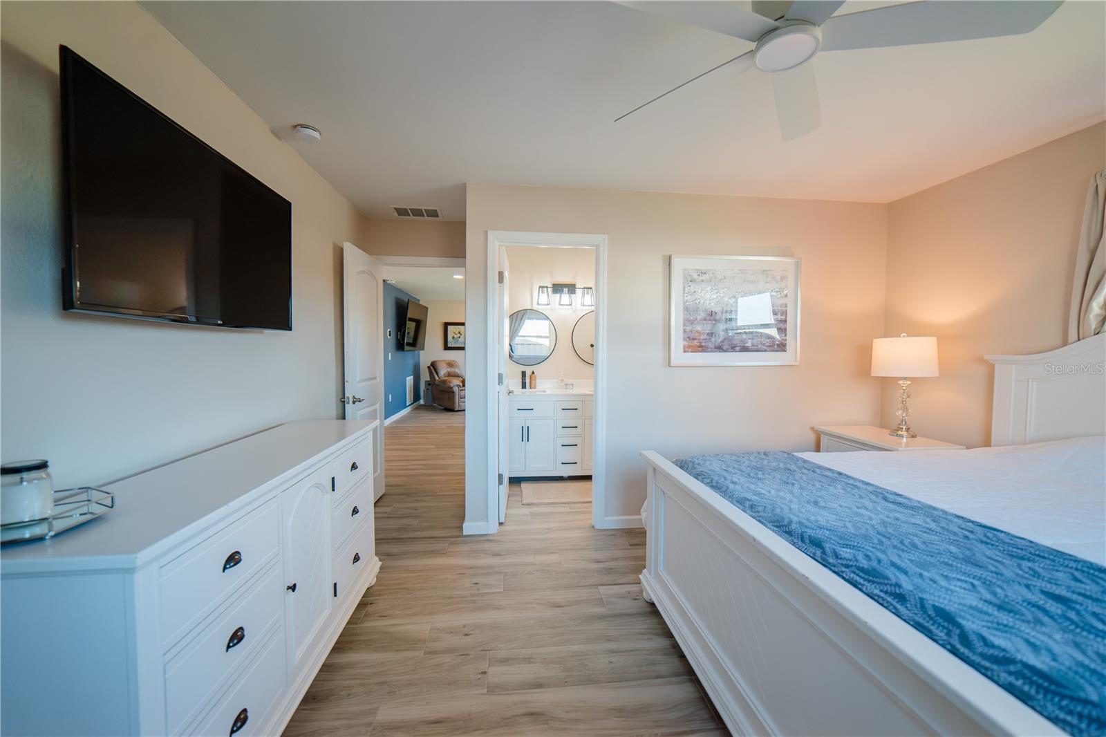 SOUTH VENICE - Residential