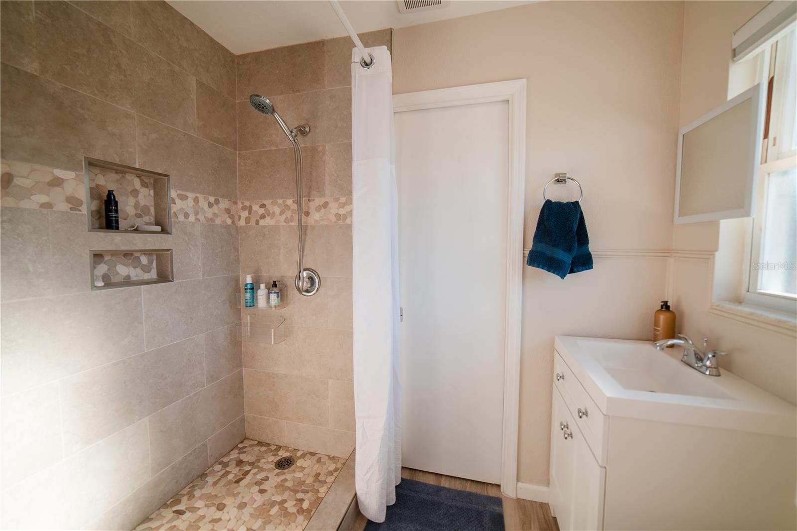 SOUTH VENICE - Residential