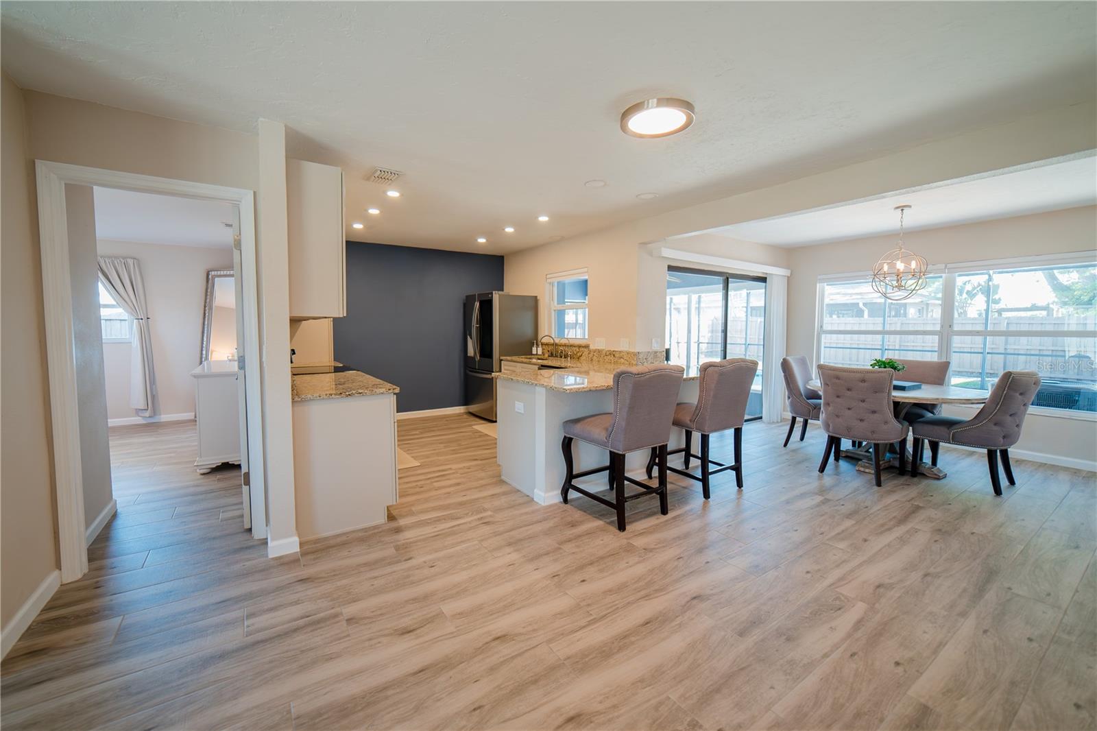 SOUTH VENICE - Residential