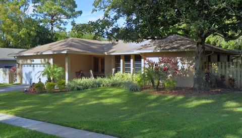 A home in PALM HARBOR