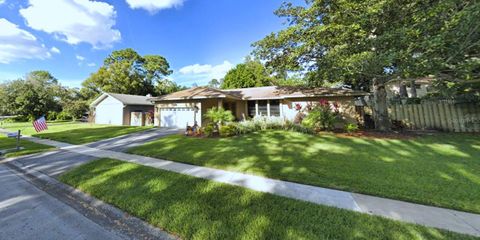 A home in PALM HARBOR