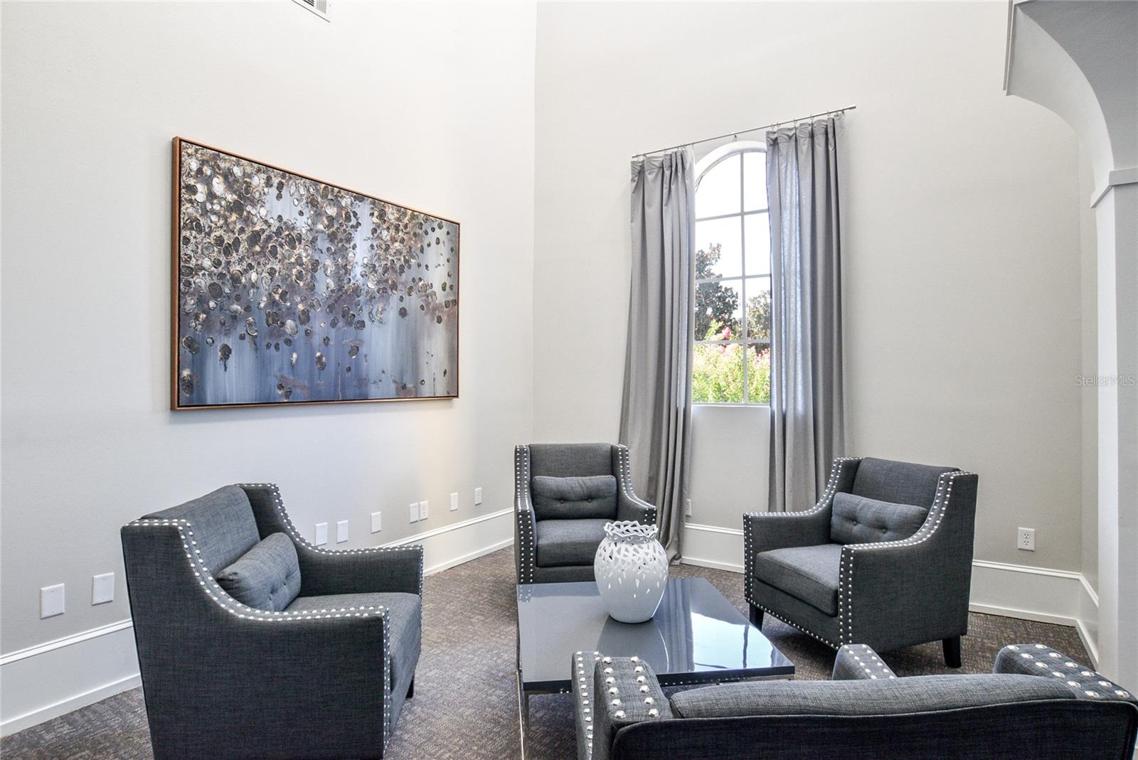 NOTTING HILL A CONDO - Residential