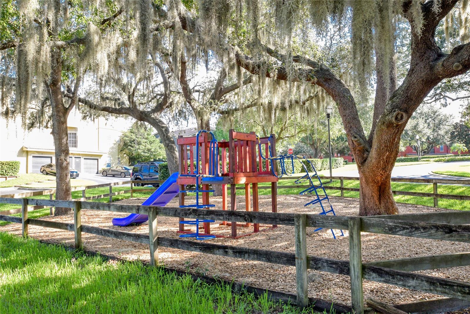 NOTTING HILL A CONDO - Residential