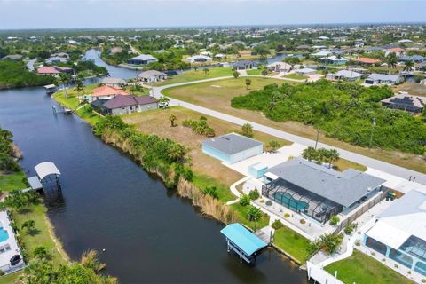 A home in PORT CHARLOTTE