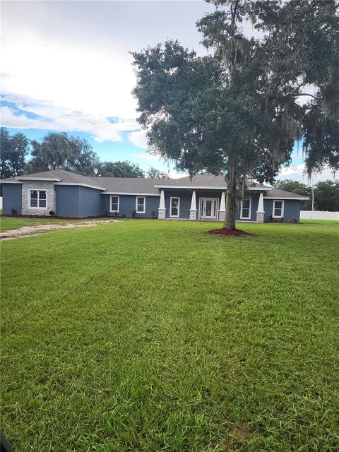 A home in SEFFNER