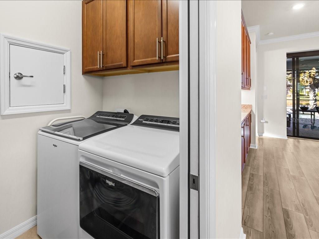 ISLANDWALK/THE WEST VLGS PH 6 - Residential