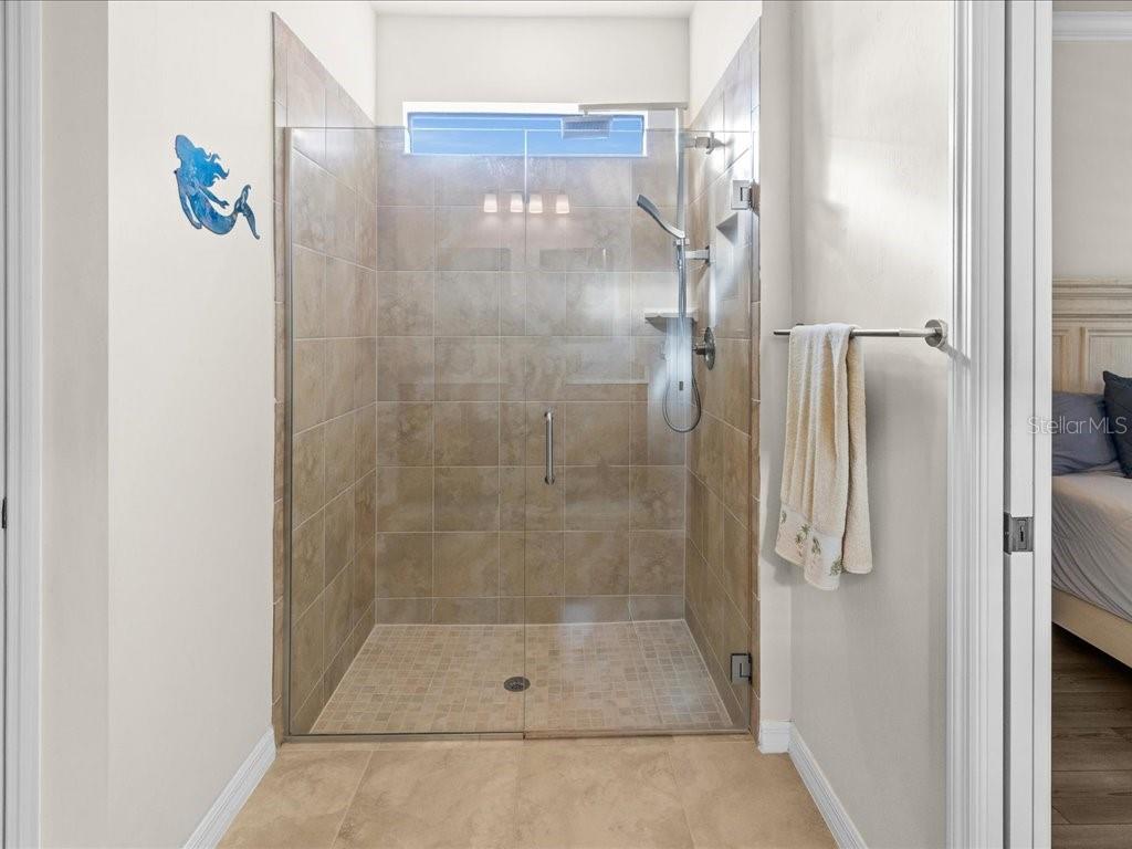 ISLANDWALK/THE WEST VLGS PH 6 - Residential