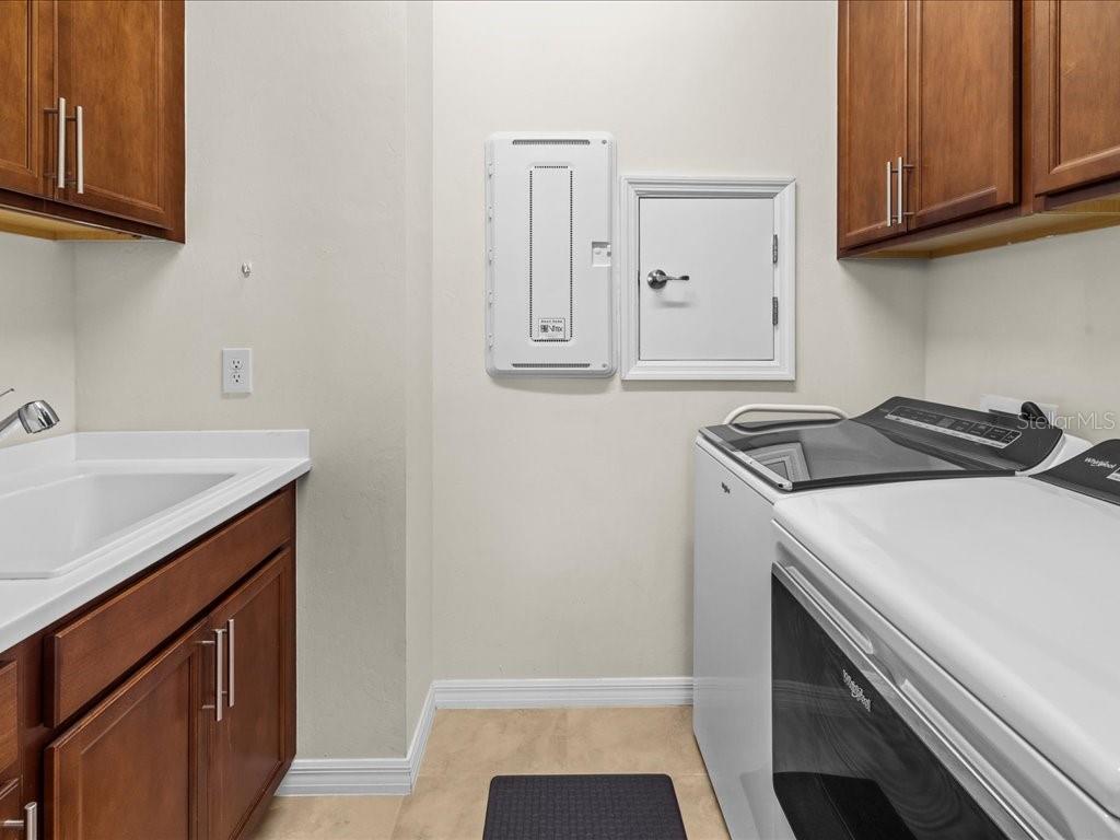 ISLANDWALK/THE WEST VLGS PH 6 - Residential