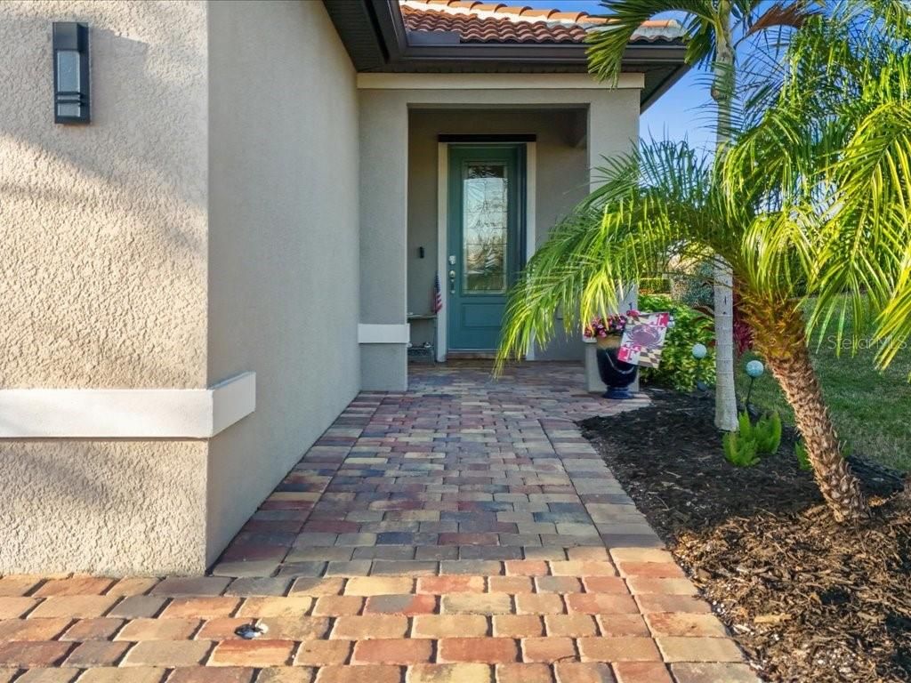 Photo of 13700 Vadini Street, Venice, FL 34293 (MLS # D6145578)