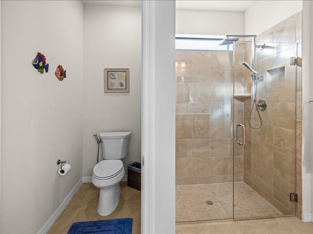 ISLANDWALK/THE WEST VLGS PH 6 - Residential