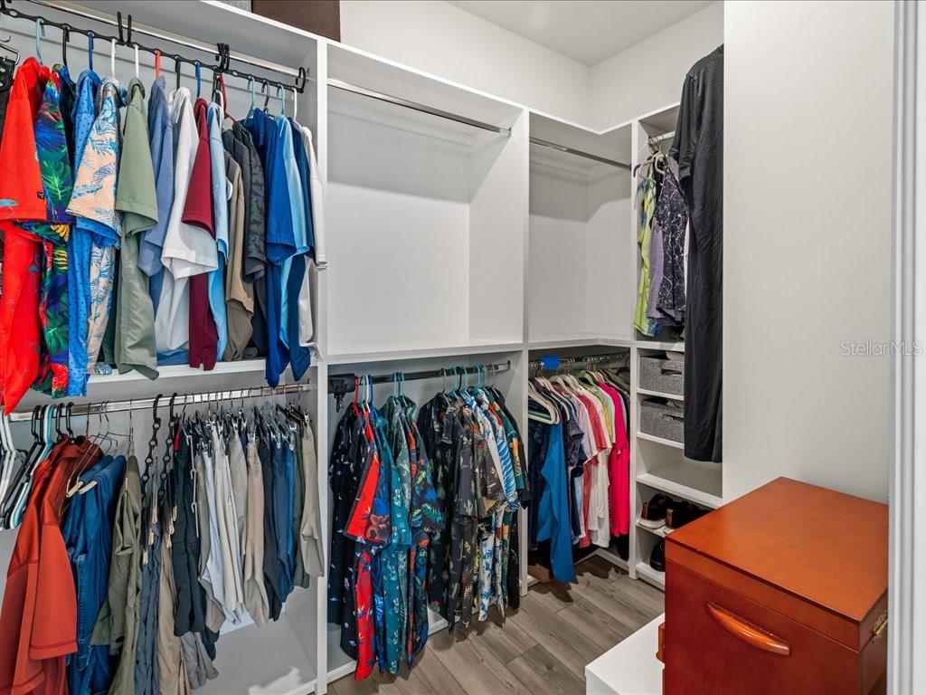 ISLANDWALK/THE WEST VLGS PH 6 - Residential