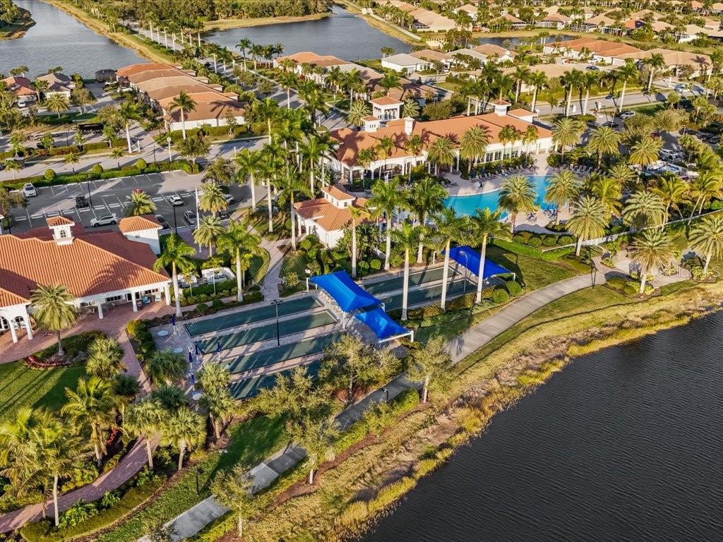 ISLANDWALK/THE WEST VLGS PH 6 - Residential