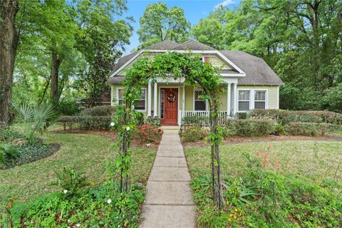 A home in LAKE HELEN