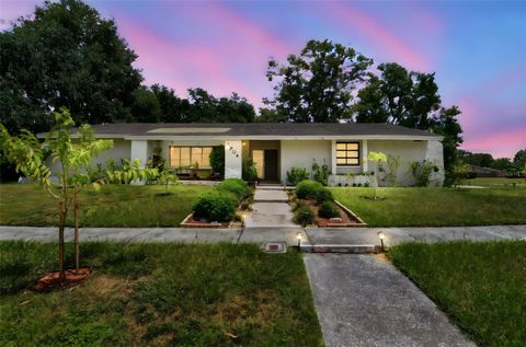 Photo of 1904 Teakwood Drive, Plant City, FL 33563 (MLS # TB8484232)