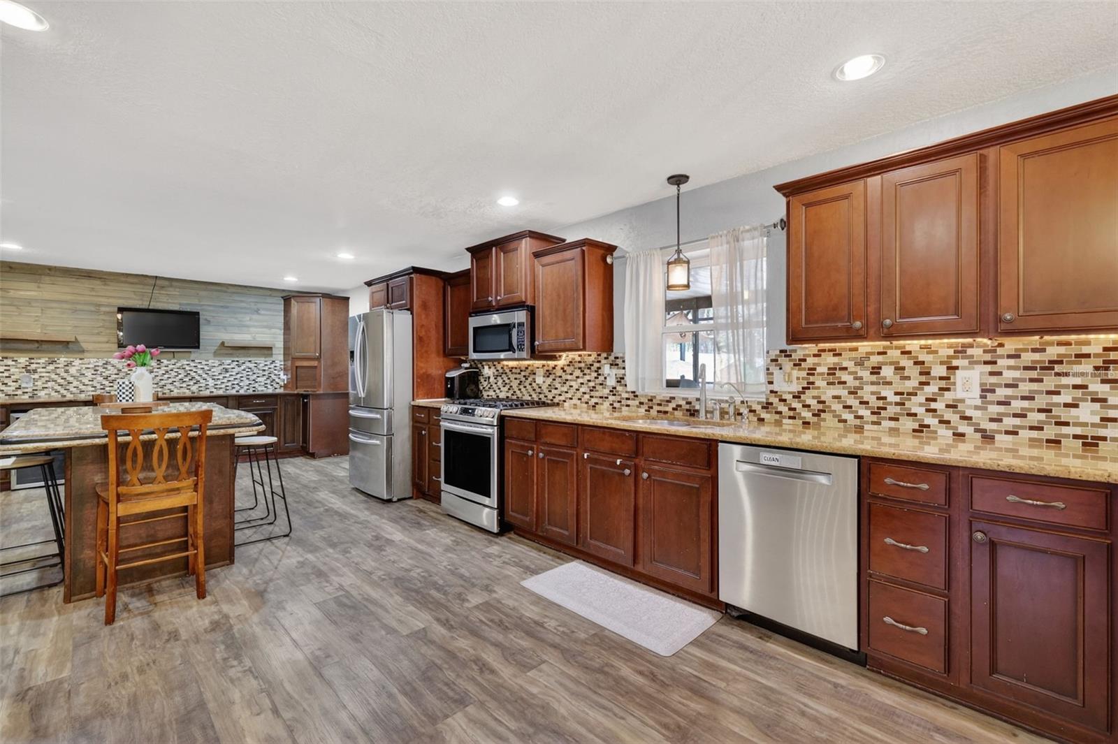 BELLEVIEW HEIGHTS ESTATE - Residential