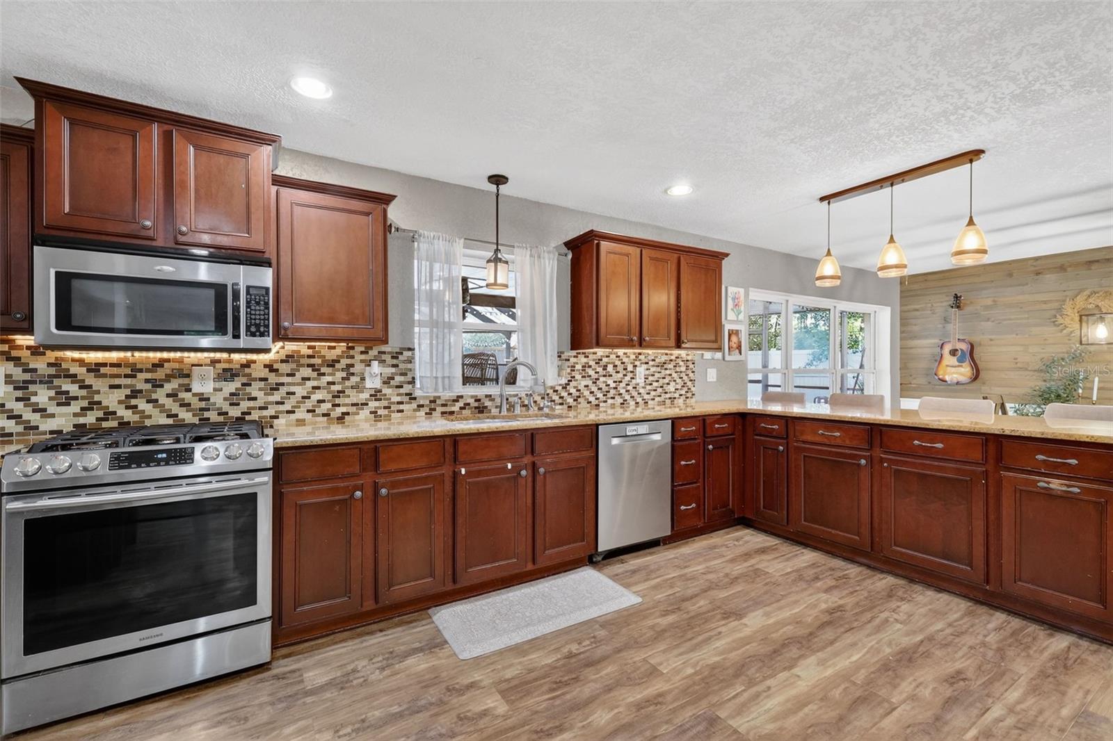 BELLEVIEW HEIGHTS ESTATE - Residential