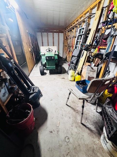 UNREC PORTIONS SE 01/4 NW 01/4 & NW 01/4 - Residential