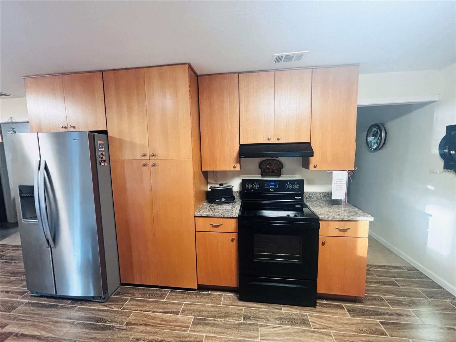 UNREC PORTIONS SE 01/4 NW 01/4 & NW 01/4 - Residential