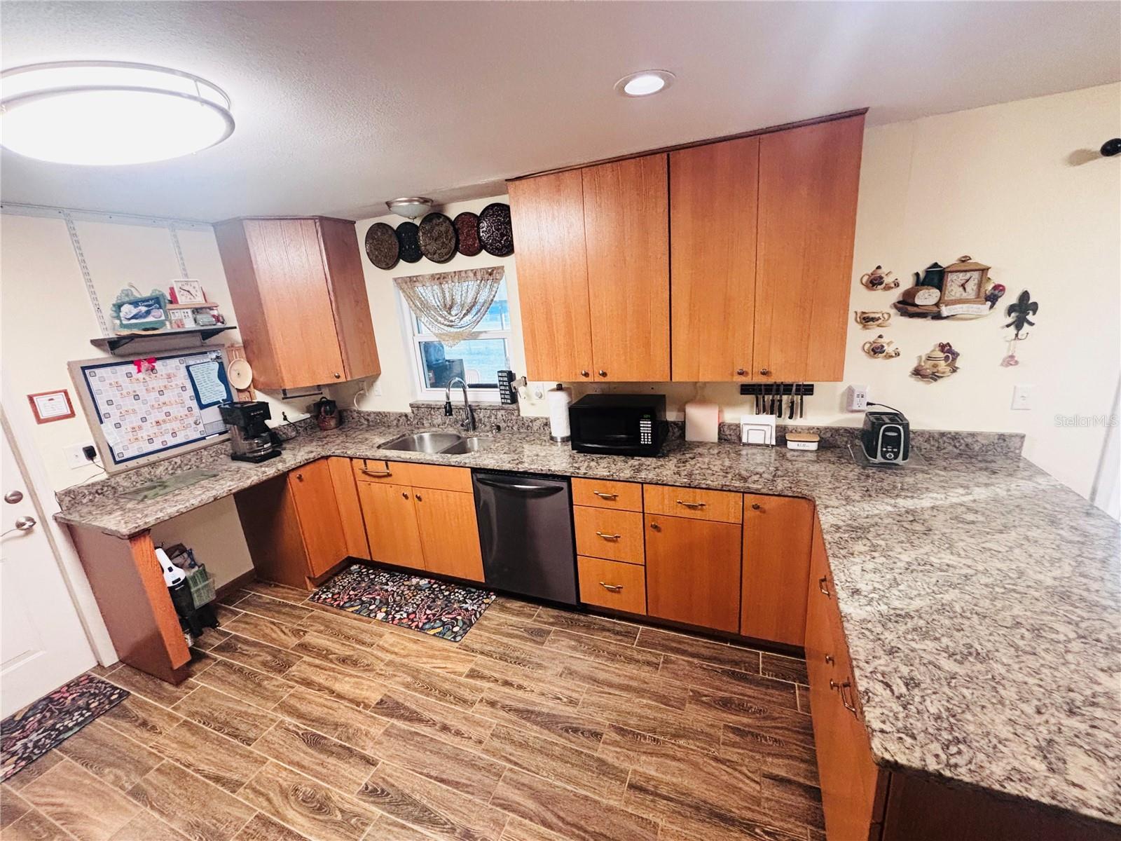 UNREC PORTIONS SE 01/4 NW 01/4 & NW 01/4 - Residential