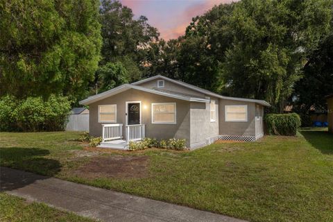 A home in SEFFNER