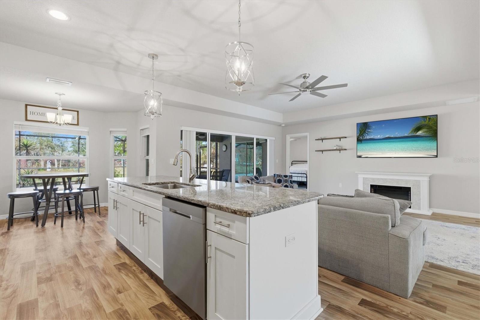 ROYAL HIGHLANDS - Residential