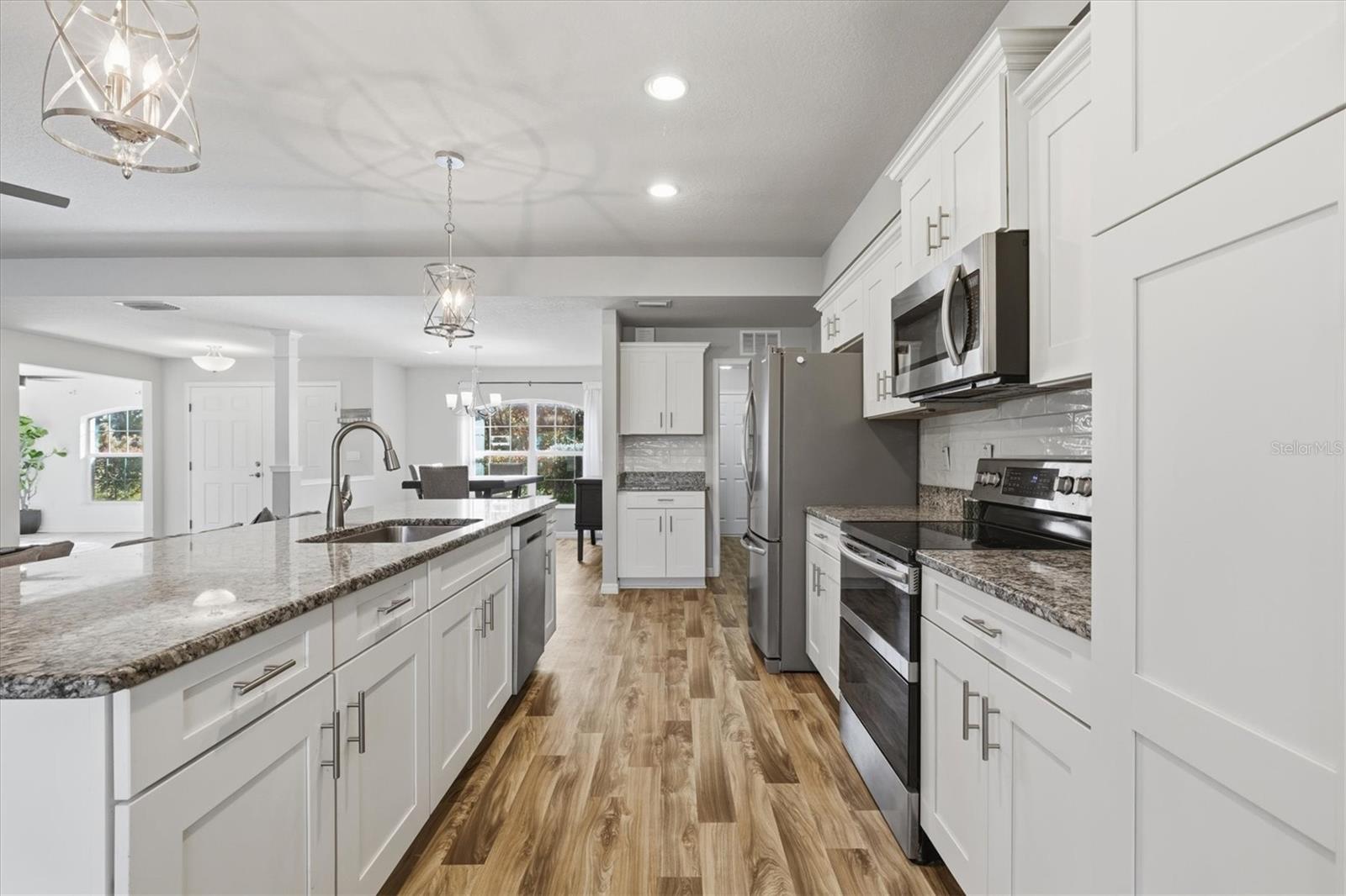 ROYAL HIGHLANDS - Residential