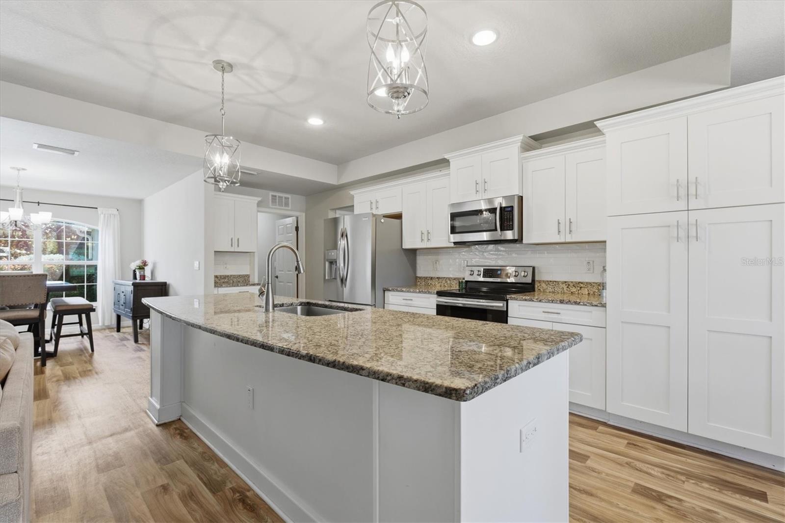 ROYAL HIGHLANDS - Residential