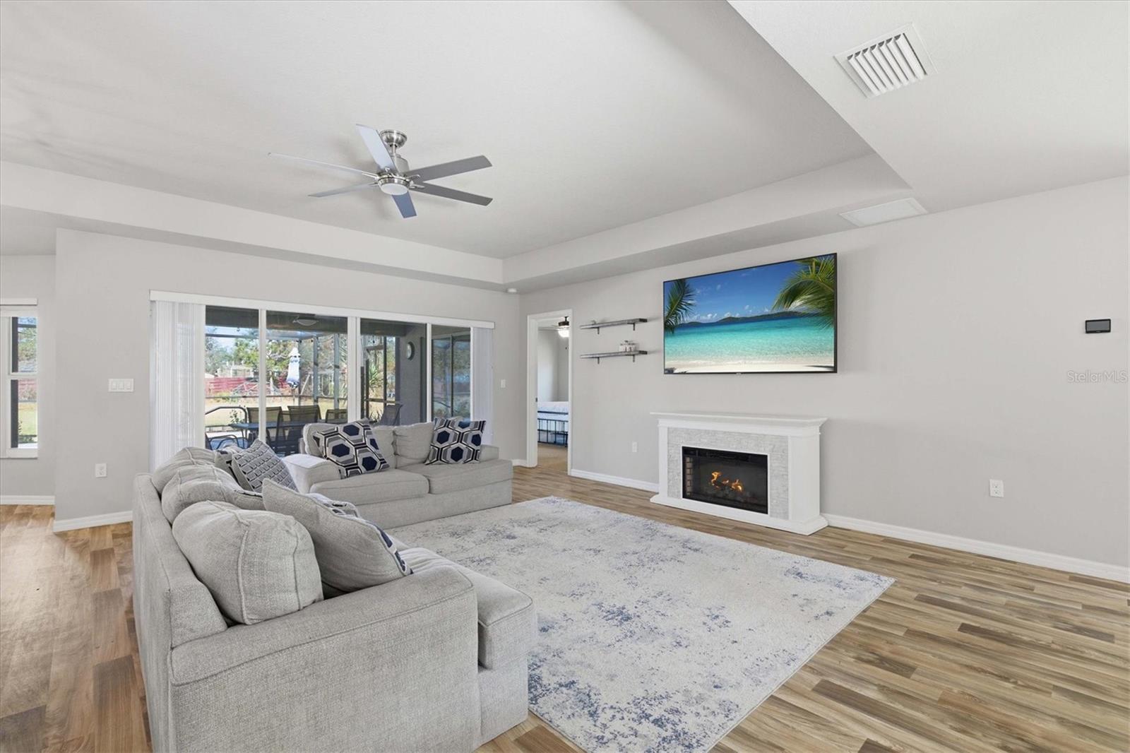 ROYAL HIGHLANDS - Residential