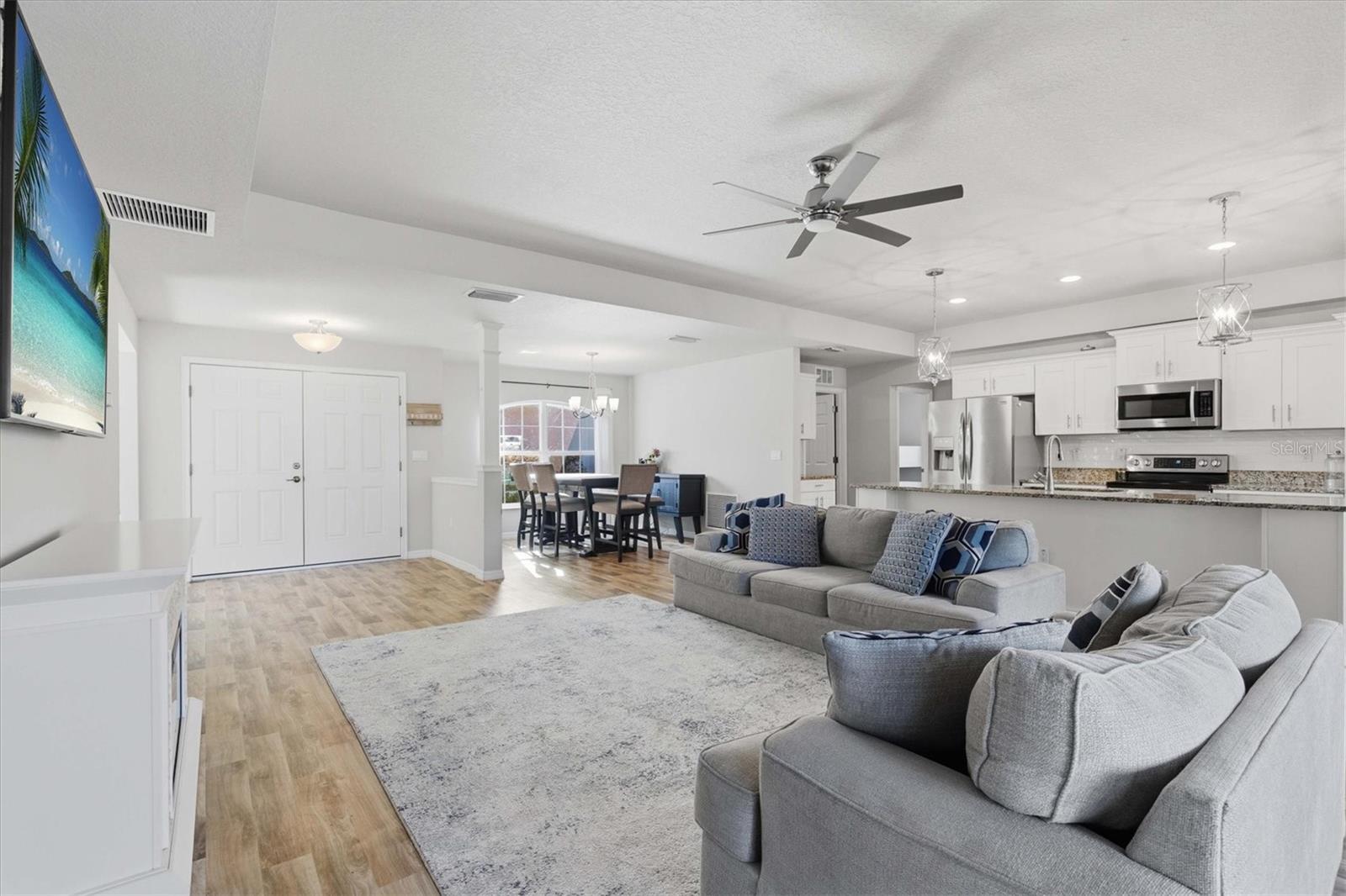 ROYAL HIGHLANDS - Residential