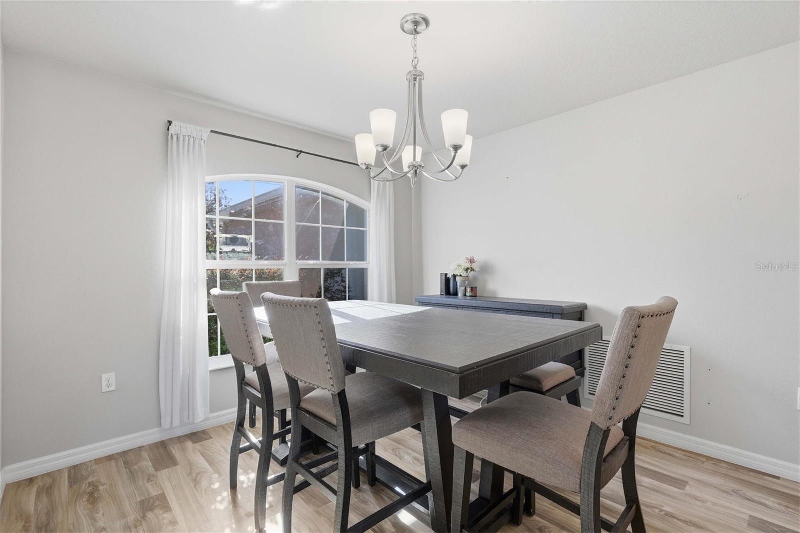 ROYAL HIGHLANDS - Residential