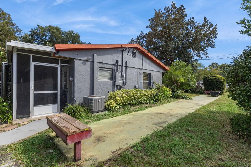 Photo of 11113 Pine Ridge Road, Leesburg, FL 34788 (MLS # O6354828)
