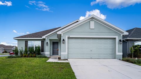 A home in WINTER HAVEN